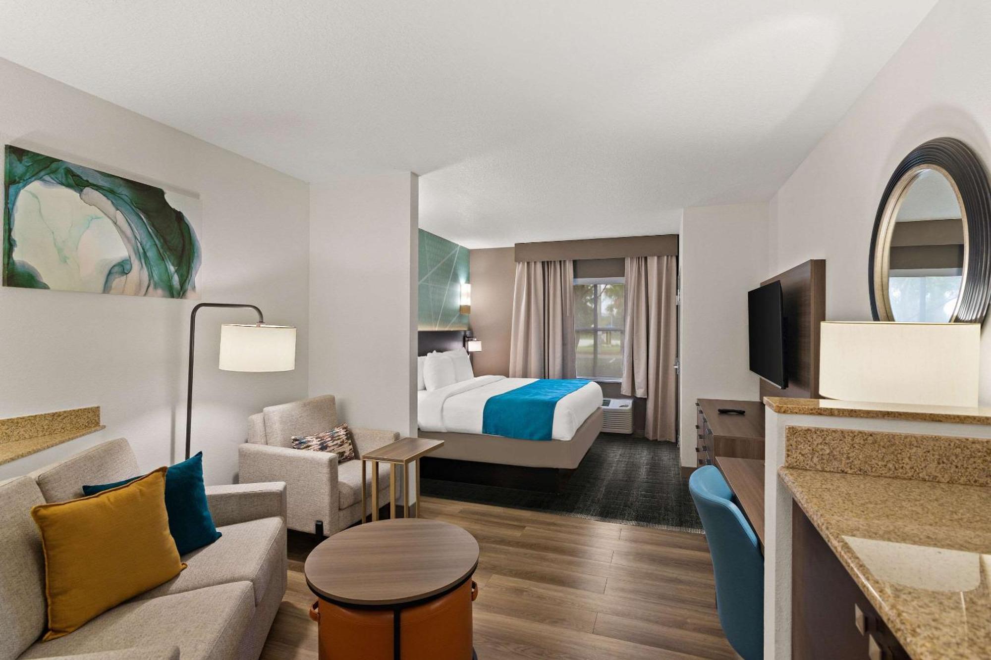 Comfort Suites Vero Beach I-95 Bagian luar foto