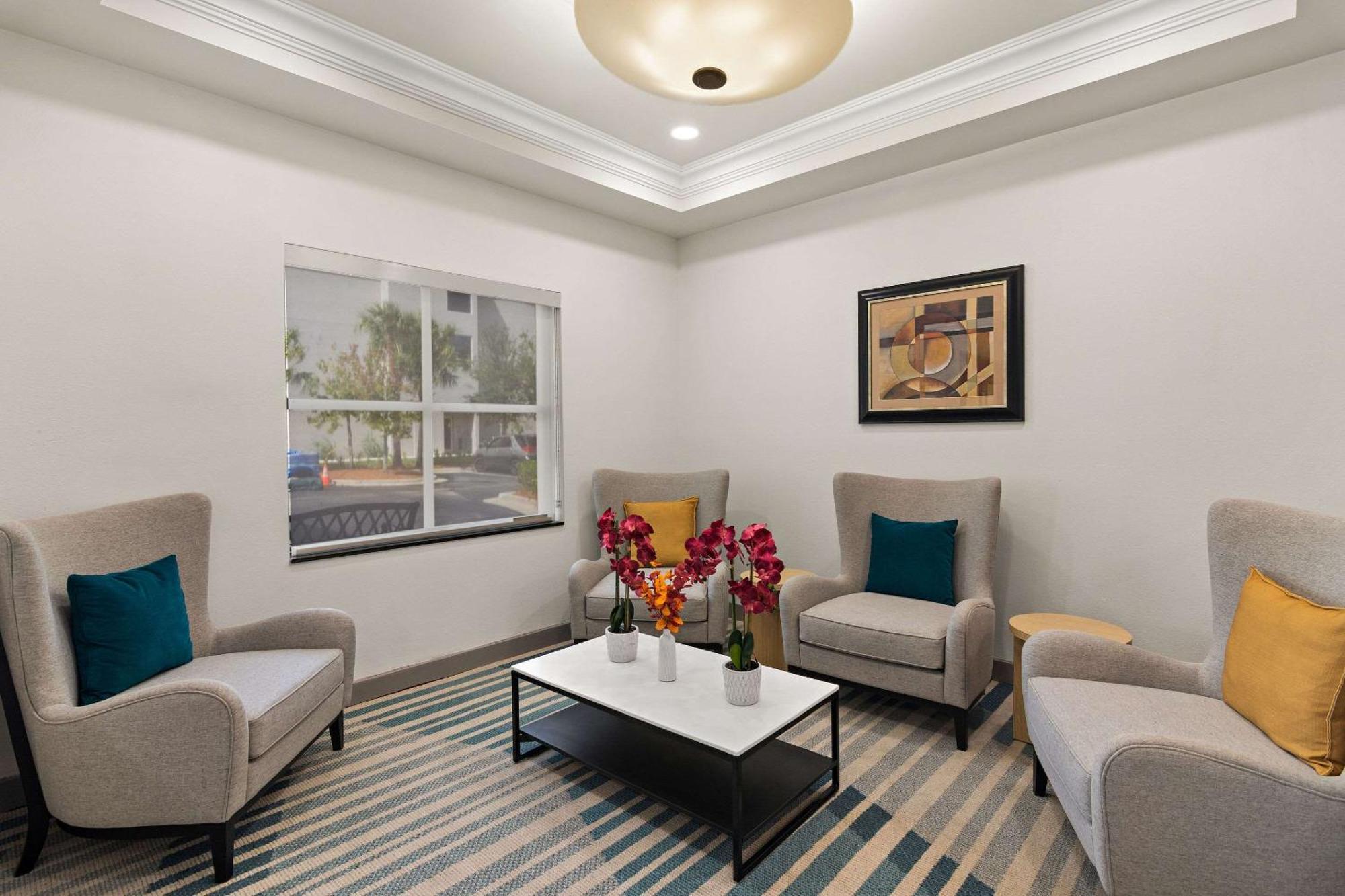 Comfort Suites Vero Beach I-95 Bagian luar foto